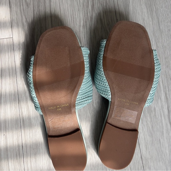 Nordstrom rack Chantelle slide sandal. 8 new - Picture 2 of 4
